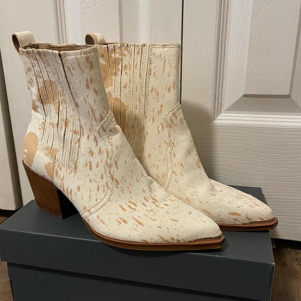 Dolce vita Serna calf hair western booties